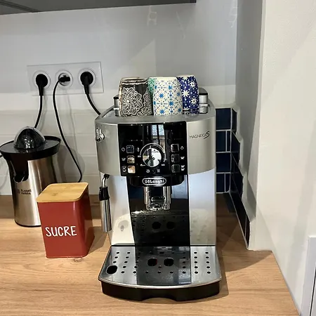 Maison Atypique Centre-village Au Calme Avec Vue Sur Les Toits Casa vacanze *