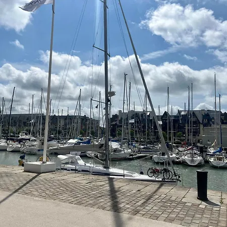 Maison Atypique Centre-village Au Calme Avec Vue Sur Les Toits * Cormeilles (Eure)