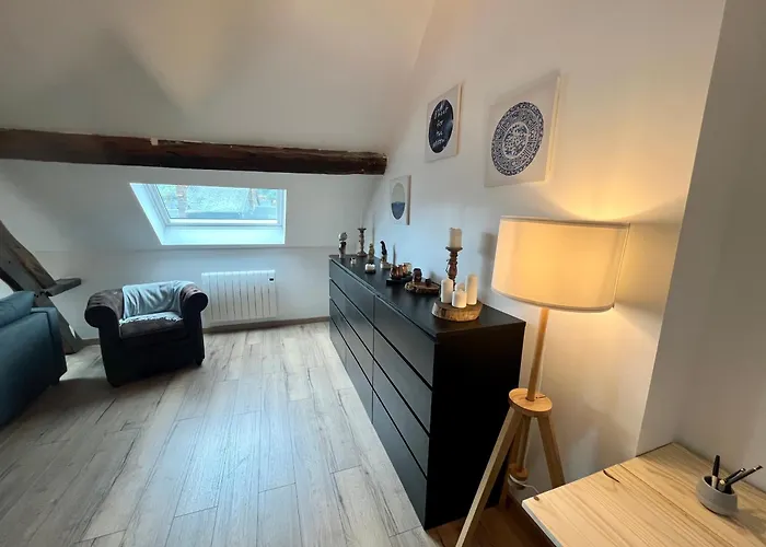 Maison Atypique Centre-village Au Calme Avec Vue Sur Les Toits Σπίτι διακοπών *