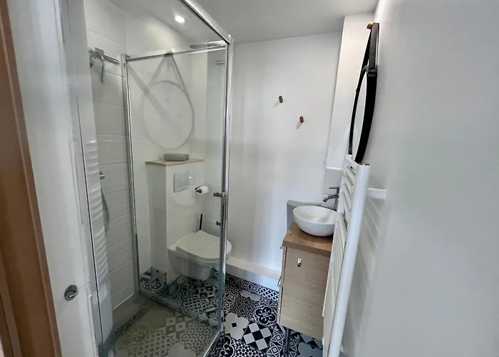 Maison Atypique Centre-village Au Calme Avec Vue Sur Les Toits Σπίτι διακοπών *