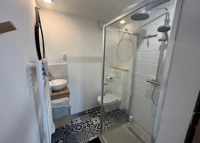 Maison Atypique Centre-village Au Calme Avec Vue Sur Les Toits Cormeilles (Eure)