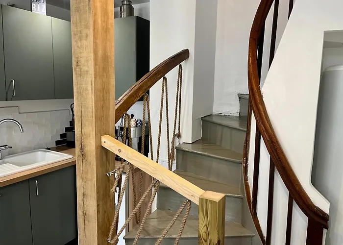 Maison Atypique Centre-village Au Calme Avec Vue Sur Les Toits * Cormeilles (Eure)