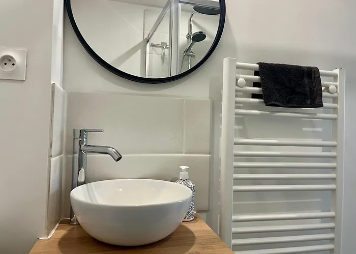 Σπίτι διακοπών Maison Atypique Centre-village Au Calme Avec Vue Sur Les Toits *