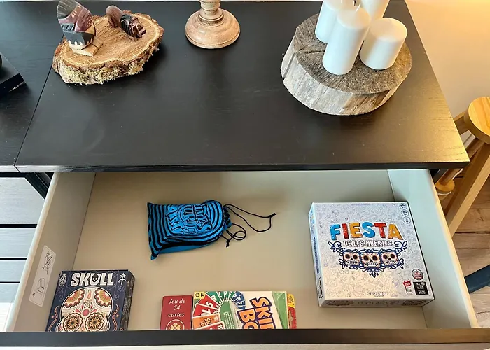 Maison Atypique Centre-village Au Calme Avec Vue Sur Les Toits Cormeilles (Eure)