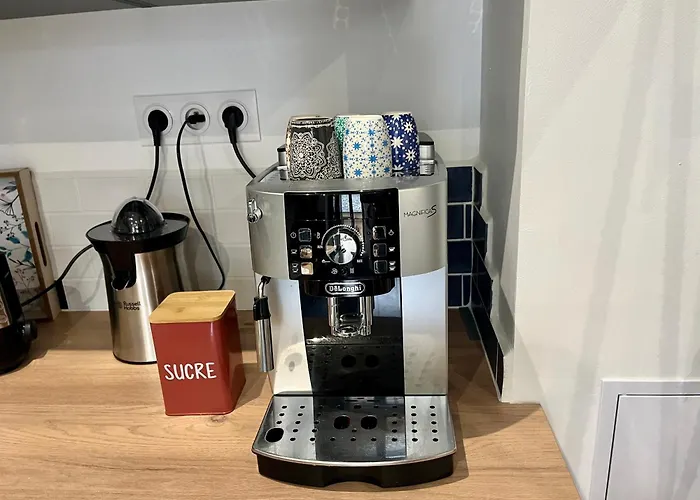 Maison Atypique Centre-village Au Calme Avec Vue Sur Les Toits Σπίτι διακοπών *